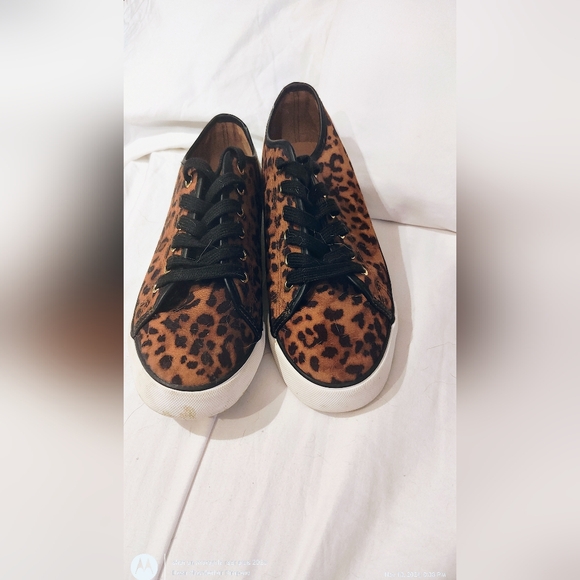 JustFab Leopard Print Sneakers – Stylish and Comfortable-Size 8.5! - Picture 4 of 7